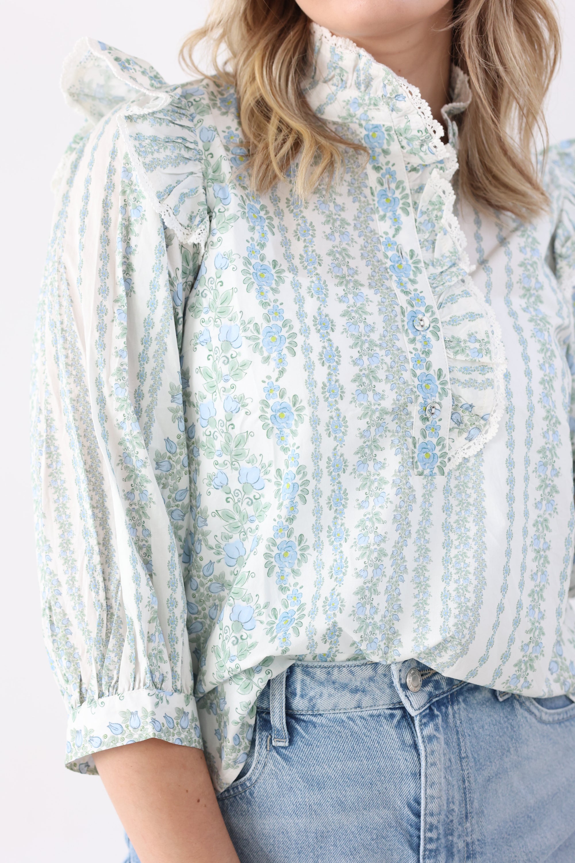 Lover Eyelet Top - Blue